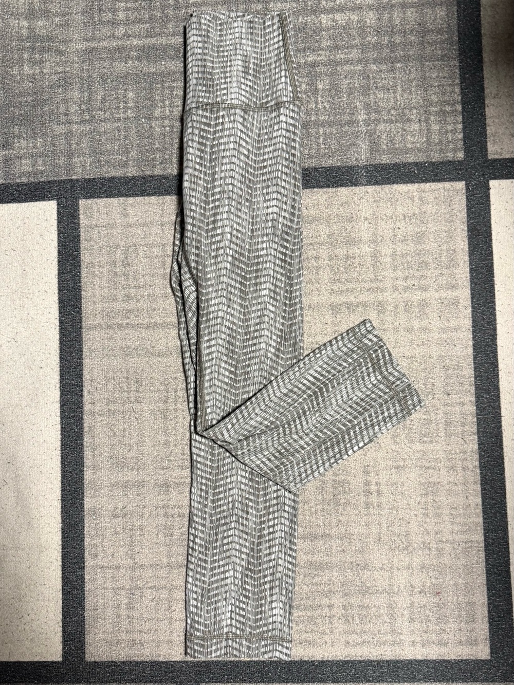 Lululemon Arrow Jacquard Dark Olive Grey Sage Wunder Under Crop Luon Leggings